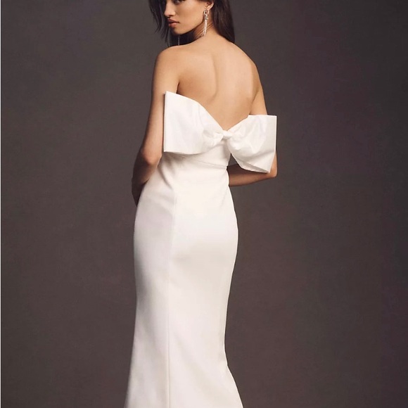 Like New Size L White Simple Dress with Oversized Bow - Picture 3 of 3